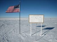 Geographic South Pole and the Flag.jpg